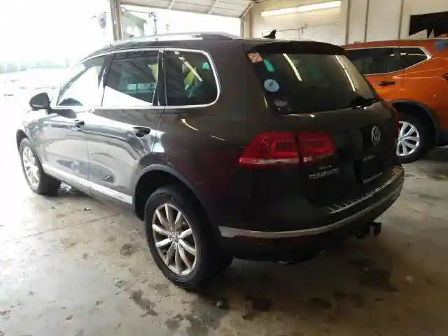 WVGEF9BP0FD002265 2015 VOLKSWAGEN TOUAREG V6-2