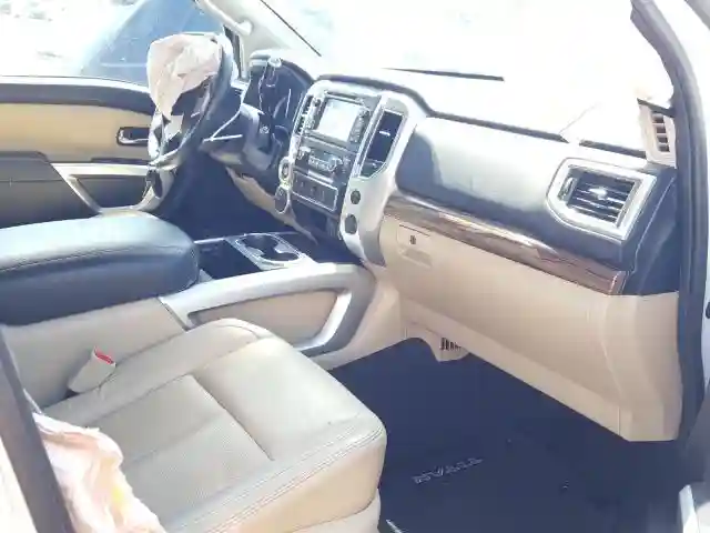 1N6AA1E52HN527965 2017 NISSAN TITAN SV-4