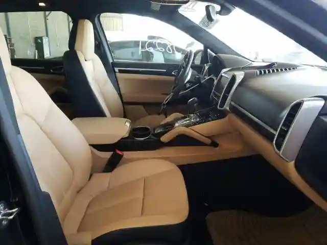 WP1AA2A29GLA04245 2016 PORSCHE CAYENNE-4