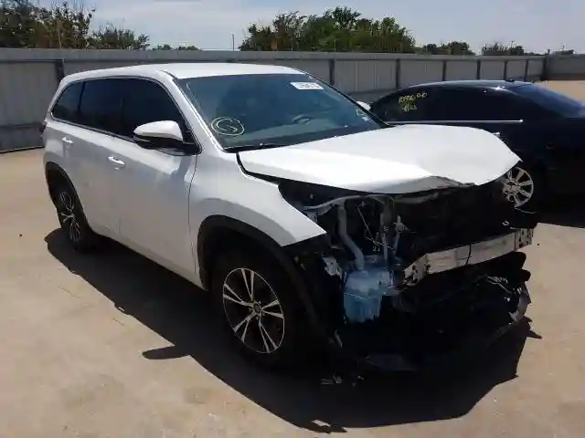 5TDZARFH1JS033805 2018 TOYOTA HIGHLANDER LE-0