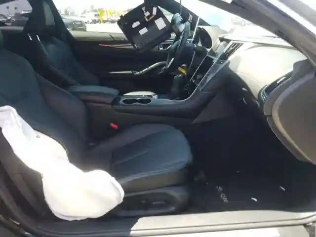 JN1EV7EK9JM341923 2018 INFINITI Q60 LUXE 300-4