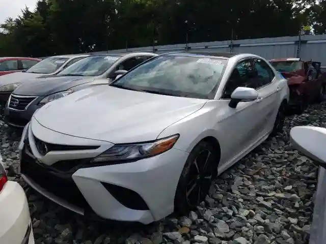 4T1B61HK5JU109420 2018 TOYOTA CAMRY XSE-1