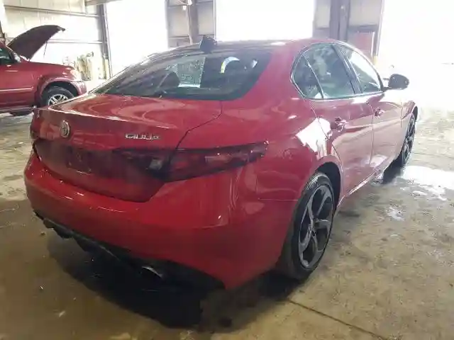 ZARFAEDN1H7542050 2017 ALFA ROMEO GIULIA Q4-3
