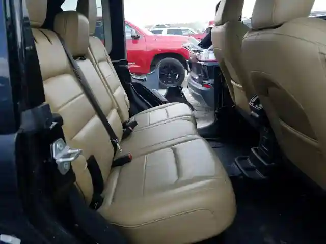 1C4HJXEG3JW119111 2018 JEEP WRANGLER UNLIMITED SAHARA-5