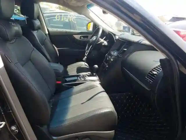 JN8CS1MW7HM414834 2017 INFINITI QX70-4