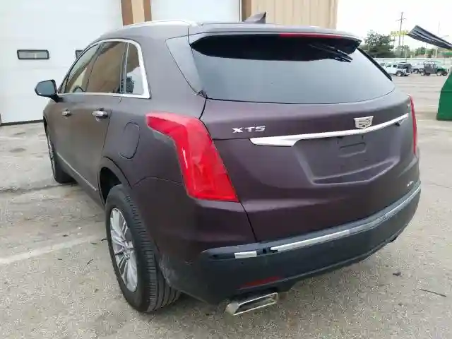 1GYKNDRS9HZ261571 2017 CADILLAC XT5 LUXURY-2