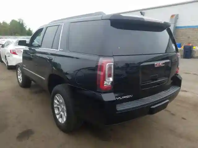 1GKS2BKC7HR126647 2017 GMC YUKON SLT-2