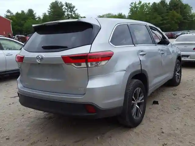 5TDBZRFHXJS836316 2018 TOYOTA HIGHLANDER LE-3