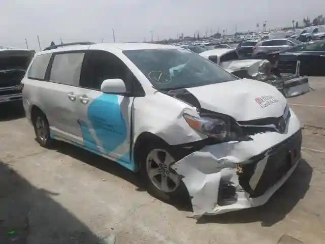5TDKZ3DCXJS914114 2018 TOYOTA SIENNA LE-0