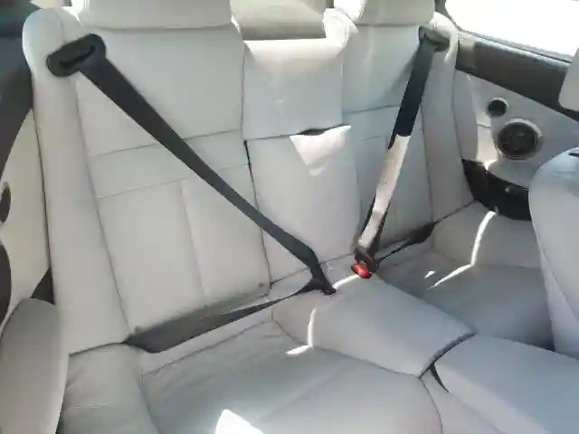 WBSEH93519CY24975 2009 BMW M6-5
