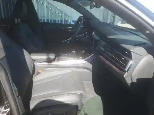 WA1CVAF10KD023028 2019 AUDI Q8 PRESTIGE-4