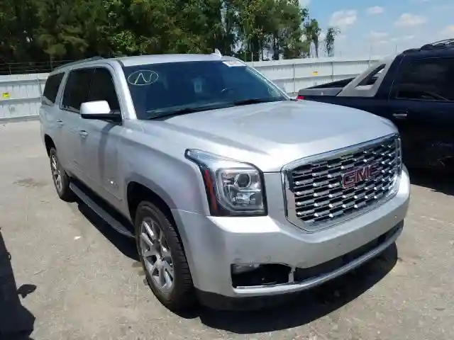 1GKS1HKJ8JR225603 2018 GMC YUKON XL DENALI-0