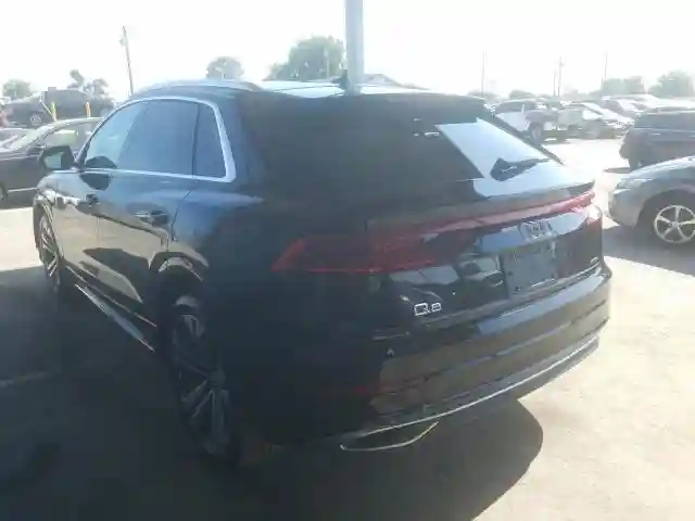 WA1CVAF10KD023028 2019 AUDI Q8 PRESTIGE-2