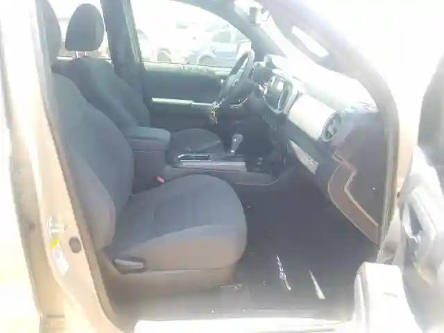 3TMCZ5AN5JM154535 2018 TOYOTA TACOMA DOUBLE CAB-4