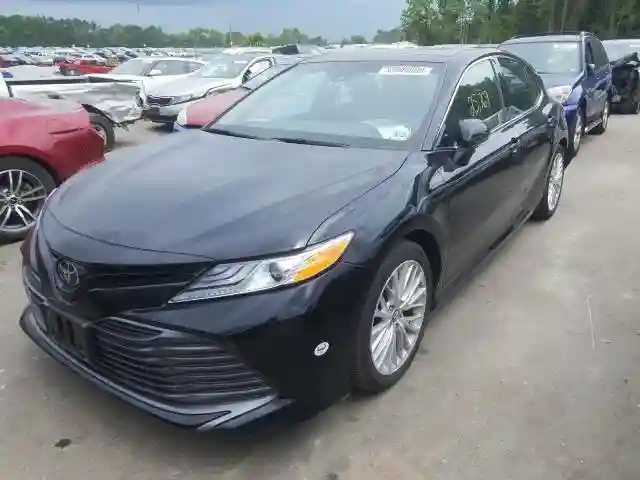 4T1B11HK6JU006585 2018 TOYOTA CAMRY L-1