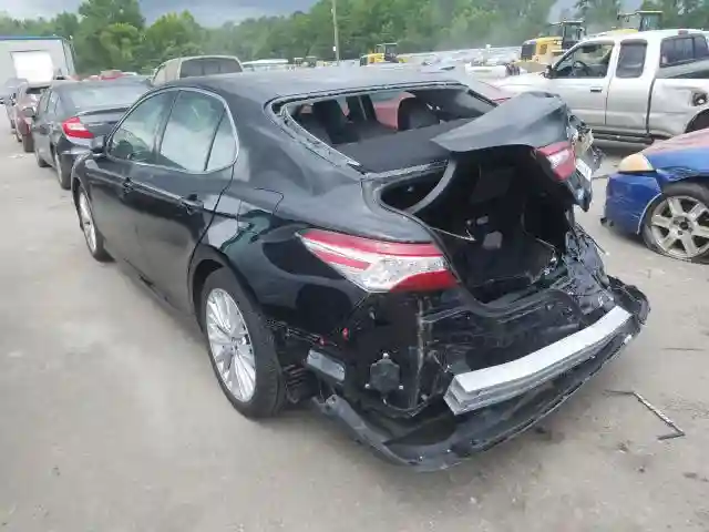 4T1B11HK6JU006585 2018 TOYOTA CAMRY L-2