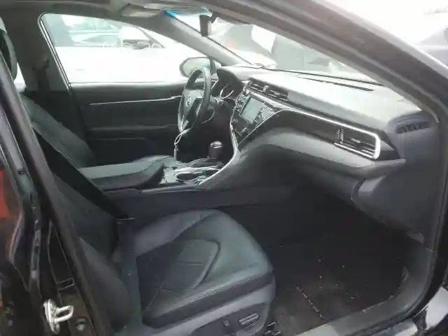 4T1B11HK6JU006585 2018 TOYOTA CAMRY L-4