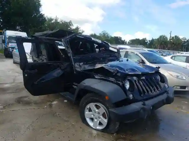 1C4BJWDG4FL637965 2015 JEEP WRANGLER UNLIMITED SPORT-0