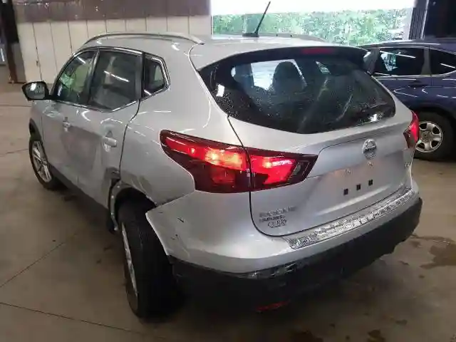 JN1BJ1CR1KW340332 2019 NISSAN ROGUE SPORT S-2