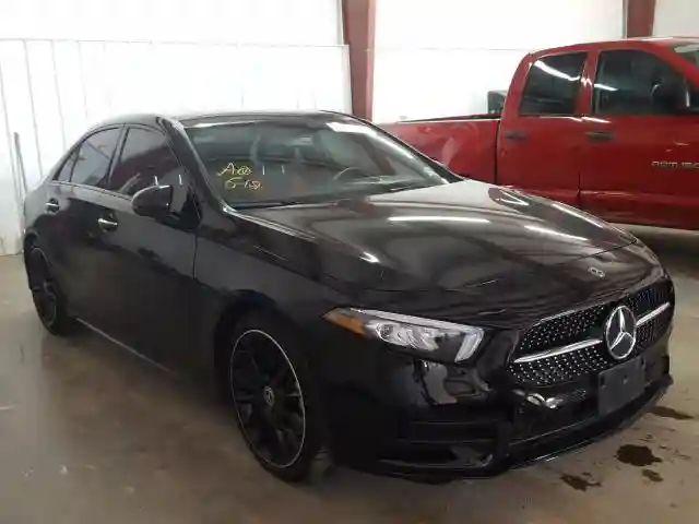 WDD3G4EB2KW010481 2019 MERCEDES-BENZ A 220 4MATIC-0