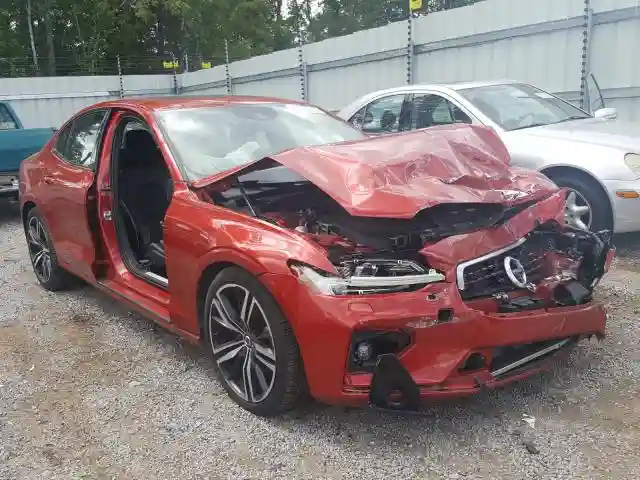 7JR102FMXKG000528 2019 VOLVO S60 T5 R-DESIGN-0