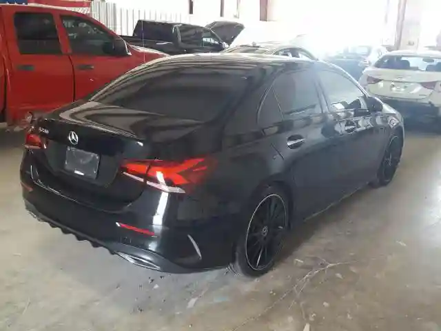 WDD3G4EB2KW010481 2019 MERCEDES-BENZ A 220 4MATIC-3