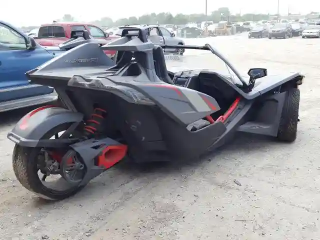 57XAAPFA4J8128875 2018 POLARIS SLINGSHOT SL-3
