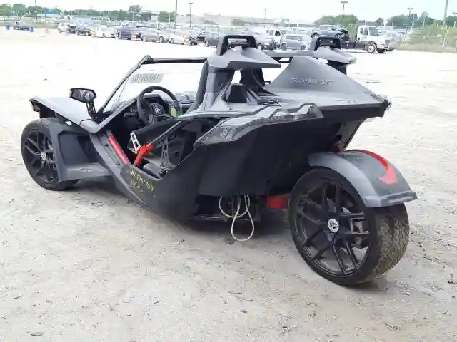 57XAAPFA4J8128875 2018 POLARIS SLINGSHOT SL-2