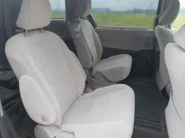 5TDKZ3DC2JS909859 2018 TOYOTA SIENNA LE-5