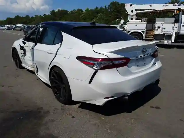 4T1B61HKXKU266863 2019 TOYOTA CAMRY XSE-2