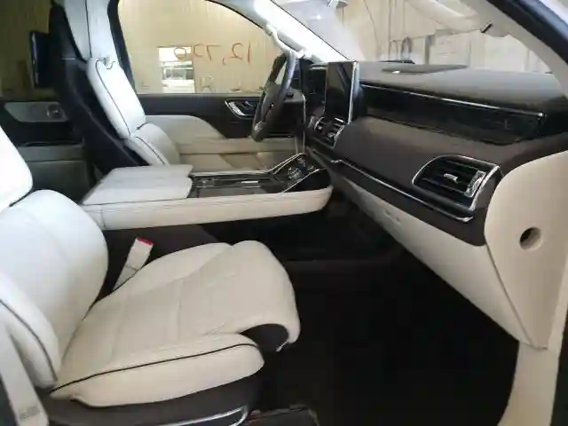 5LMJJ2TT1KEL25001 2019 LINCOLN NAVIGATOR BLACK LABEL-4