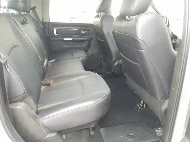3C63RRJL0JG385693 2018 RAM 3500 LARAMIE-5