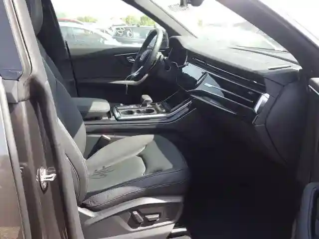 WA1AVAF13KD021278 2019 AUDI Q8 PREMIUM-4