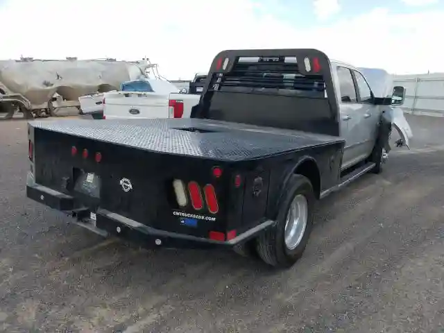 3C63RRJL0JG385693 2018 RAM 3500 LARAMIE-3