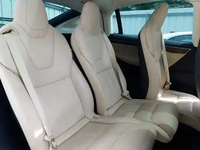 5YJXCAE27HF046170 2017 TESLA MODEL X-5