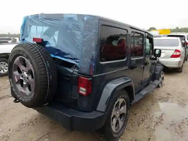 1C4HJWEG4HL737365 2017 JEEP WRANGLER UNLIMITED SAHARA-3