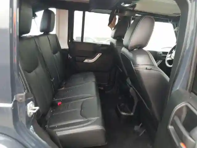 1C4HJWEG4HL737365 2017 JEEP WRANGLER UNLIMITED SAHARA-5