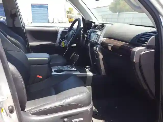 JTEBU5JR0J5510114 2018 TOYOTA 4RUNNER SR5/SR5 PREMIUM-4