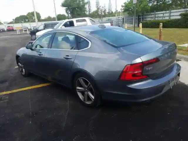 LVY982MK3JP016203 2018 VOLVO S90 T5 MOMENTUM-2