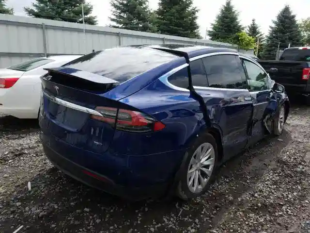 5YJXCAE27HF046170 2017 TESLA MODEL X-3