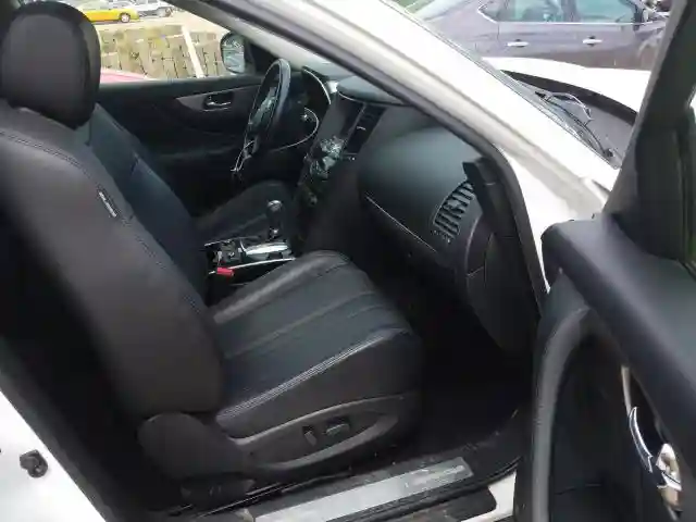 JN8CS1MW3HM412241 2017 INFINITI QX70-4