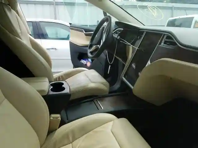 5YJXCAE27HF046170 2017 TESLA MODEL X-4