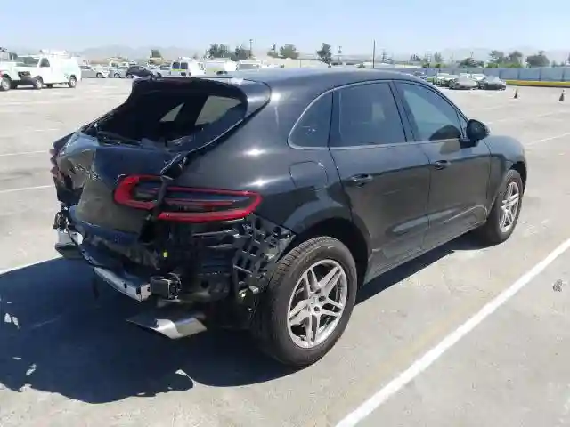 WP1AA2A56JLB08287 2018 PORSCHE MACAN-3