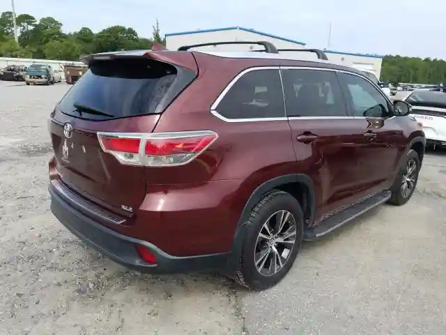 5TDKKRFH8GS133259 2016 TOYOTA HIGHLANDER XLE-3