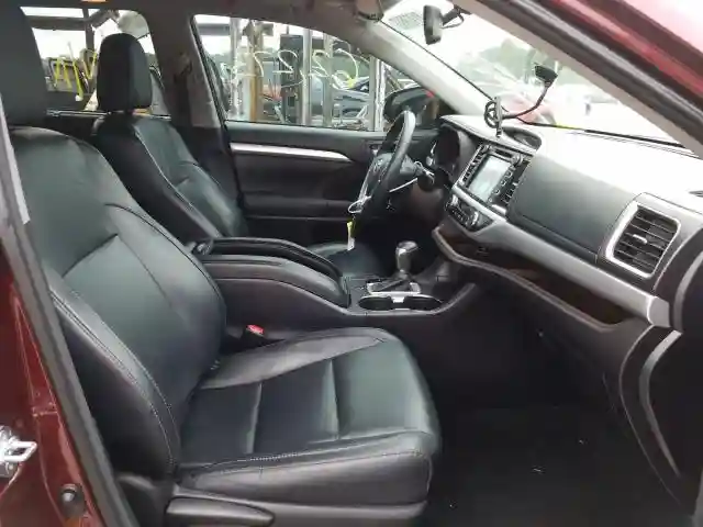 5TDKKRFH8GS133259 2016 TOYOTA HIGHLANDER XLE-4