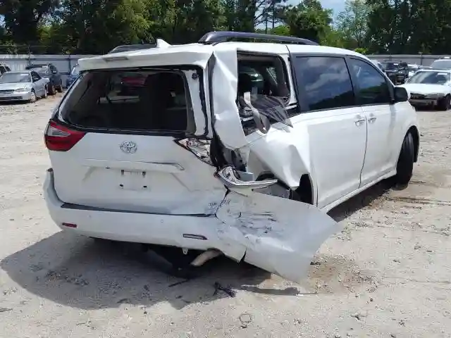 5TDYZ3DC5JS922342 2018 TOYOTA SIENNA XLE-3