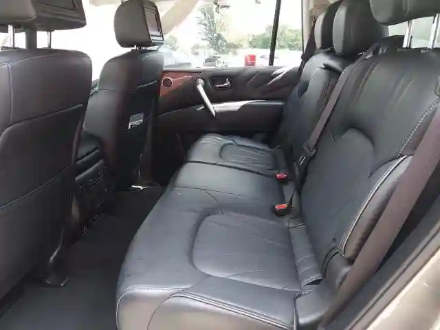 JN8AZ2NCXH9431935 2017 INFINITI QX80 BASE-5
