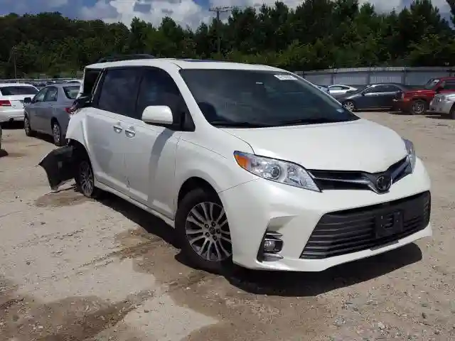 5TDYZ3DC5JS922342 2018 TOYOTA SIENNA XLE-0