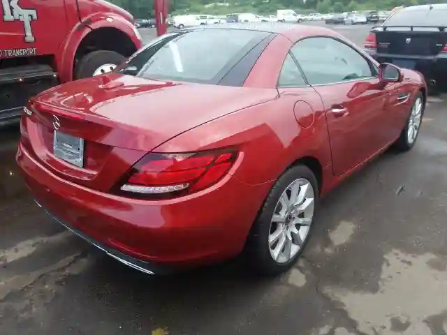 WDDPK3JA3JF156068 2018 MERCEDES-BENZ SLC 300-3