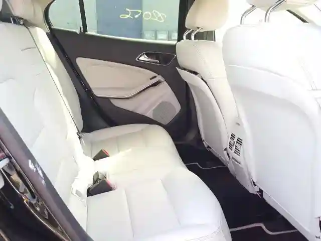 WDCTG4EB5JJ423723 2018 MERCEDES-BENZ GLA 250-5